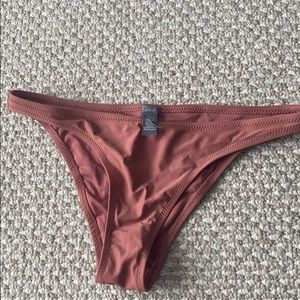 Aeriecheeky bottoms size M